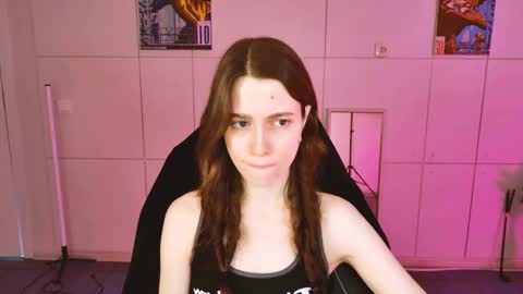 yoka_paradoxxx online show from March 20, 2026, 9:03 am