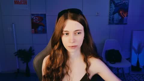 yoka_paradoxxx online show from April 12, 2026, 10:31 am