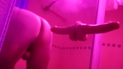 Snapshot of yolodildo chatting on September 14, 2025, 9:08 am Yolodildo online show from September 14, 2025, 9:08 am