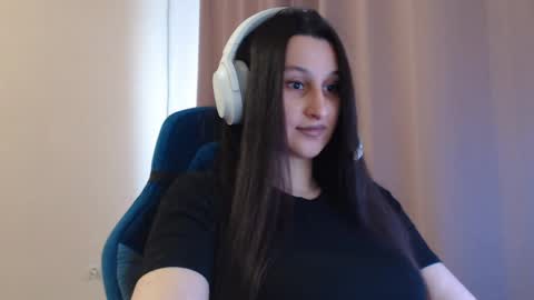 Sophie online show from April 14, 2026, 2:56 pm