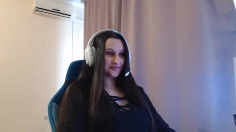 Sophie online show from April 23, 2026, 2:08 pm