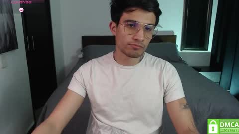 yoshy_man online show from November 20, 2025, 3:07 am