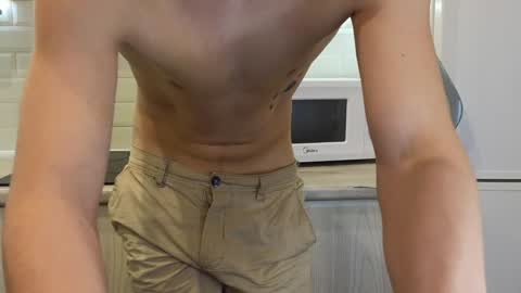 Snapshot of you_dream_ chatting on December 9, 2024, 9:17 am you_dream_ online show from December 9, 2024, 9:17 am