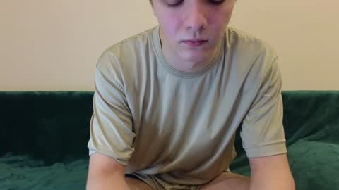 Snapshot of you_dream_ chatting on December 29, 2024, 9:30 pm you_dream_ online show from December 29, 2024, 9:30 pm