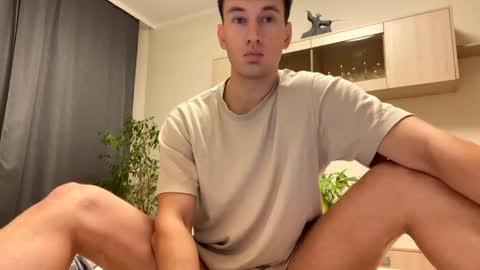 Snapshot of youcan__ chatting on December 10, 2024, 6:06 pm youcan__ online show from December 10, 2024, 6:06 pm