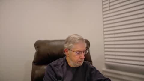 Colorado Guy Straight online show from November 4, 2025, 12:48 pm