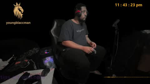 Snapshot of younblaccman6969 chatting on January 17, 2025, 5:42 am younblaccman6969 online show from January 17, 2025, 5:42 am