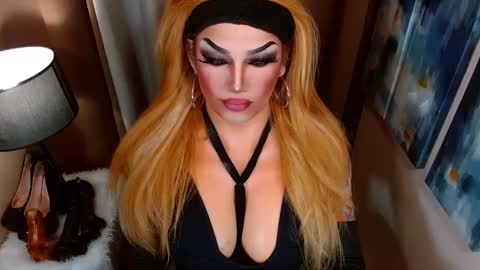 Snapshot of your1truequeen chatting on February 2, 2026, 3:49 am QUEEN MADISON online show from February 2, 2026, 3:49 am