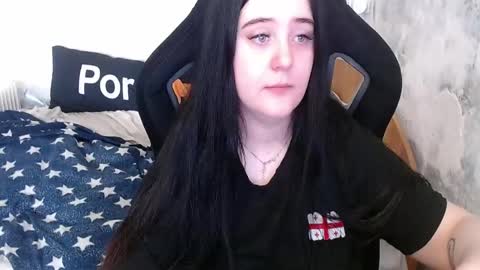 Snapshot of your_8a8y chatting on April 22, 2026, 9:44 am your_8a8y online show from April 22, 2026, 9:44 am