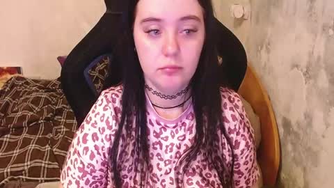 Snapshot of your_8a8y chatting on June 2, 2026, 3:47 pm your_8a8y online show from June 2, 2026, 3:47 pm