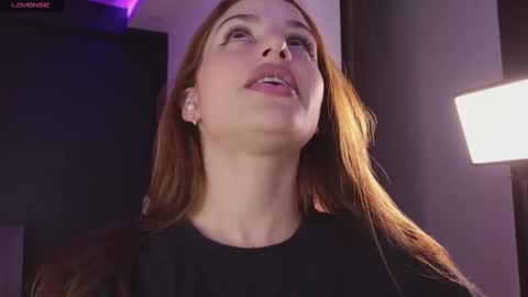 Snapshot of your_dream1217 chatting on March 4, 2025, 11:11 pm Valery online show from March 4, 2025, 11:11 pm