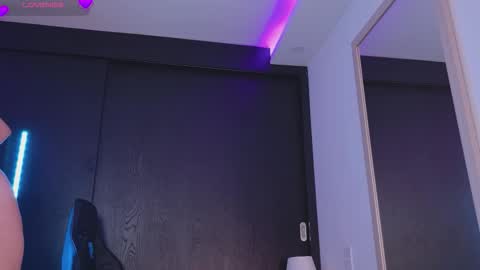 Snapshot of your_dream1217 chatting on October 19, 2025, 12:22 am Valery online show from October 19, 2025, 12:22 am