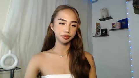 Snapshot of your_girl_cessxoxo chatting on April 18, 2026, 8:51 am your_girl_cessxoxo online show from April 18, 2026, 8:51 am
