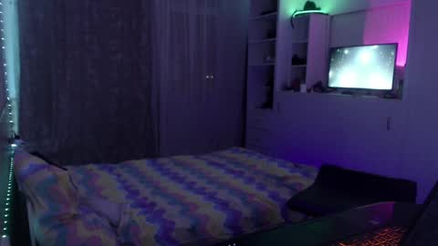 Snapshot of your_horny_friends chatting on December 22, 2024, 4:17 am Your Horny Friends online show from December 22, 2024, 4:17 am