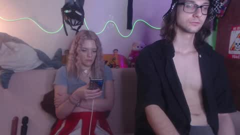 Snapshot of your_horny_friends chatting on March 7, 2025, 3:18 pm Your Horny Friends online show from March 7, 2025, 3:18 pm