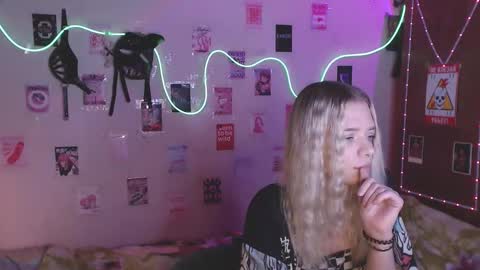 Snapshot of your_horny_friends chatting on October 14, 2025, 3:02 pm Your Horny Friends online show from October 14, 2025, 3:02 pm