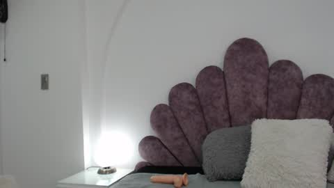 your_lady_milf online show from February 16, 2025, 3:16 pm