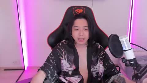 Han   online show from October 3, 2025, 11:18 am