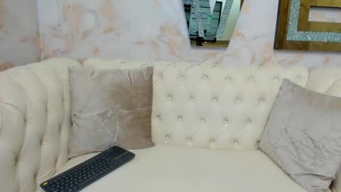 Snapshot of your_naughtyangel chatting on October 16, 2025, 9:38 pm Evelin  online show from October 16, 2025, 9:38 pm