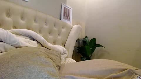 Snapshot of your_pov chatting on February 9, 2026, 6:17 am Lena online show from February 9, 2026, 6:17 am