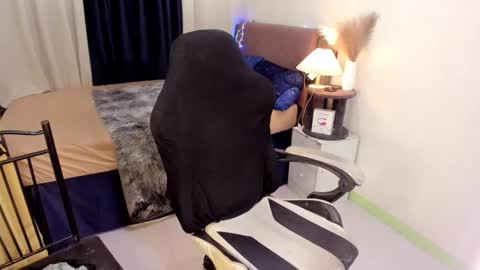 yourasian_bradley online show from February 26, 2025, 2:57 pm