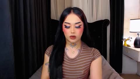 kim online show from December 19, 2025, 2:07 am