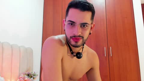 YOURBOYNEXTDOOR online show from December 6, 2024, 8:26 am