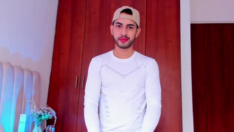 YOURBOYNEXTDOOR online show from January 5, 2025, 4:27 pm