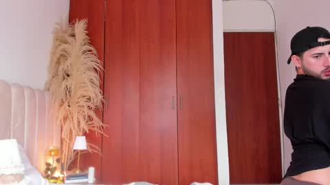 YOURBOYNEXTDOOR online show from September 11, 2025, 7:58 pm