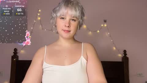 Snapshot of yourbunnymi chatting on February 15, 2026, 4:58 pm Eva online show from February 15, 2026, 4:58 pm