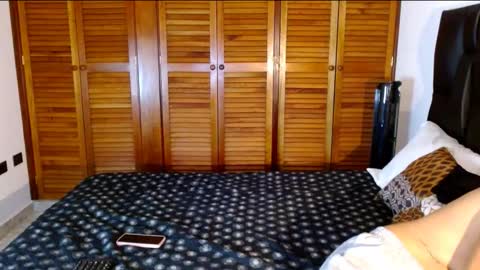 Snapshot of yourcouplehot chatting on November 15, 2025, 6:33 am yourcouplehot online show from November 15, 2025, 6:33 am