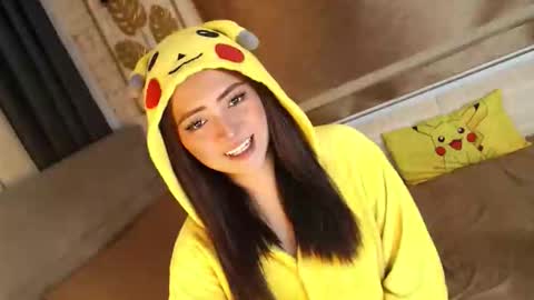 Snapshot of yourdevilsweettsx chatting on October 5, 2025, 12:47 pm JEN  online show from October 5, 2025, 12:47 pm