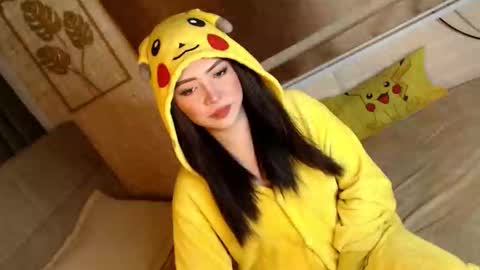 JEN  online show from November 26, 2025, 10:27 am