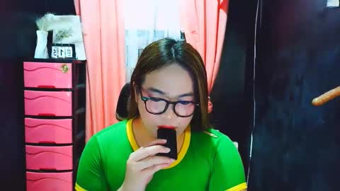 yourdirtygirl_lyla online show from February 16, 2026, 7:15 am