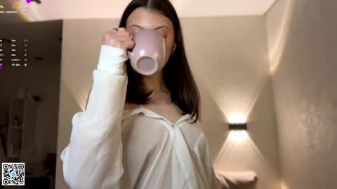 Emilia online show from April 18, 2026, 7:07 pm