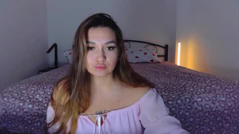 Snapshot of youremily_xx chatting on October 12, 2025, 9:47 pm Emily  online show from October 12, 2025, 9:47 pm