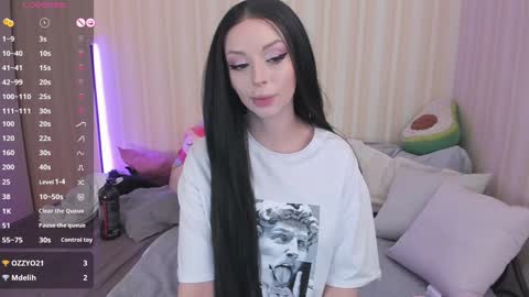 Snapshot of youreyesgazm chatting on December 17, 2024, 8:34 am Mary online show from December 17, 2024, 8:34 am