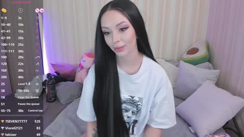 Snapshot of youreyesgazm chatting on December 17, 2024, 11:39 am Mary online show from December 17, 2024, 11:39 am