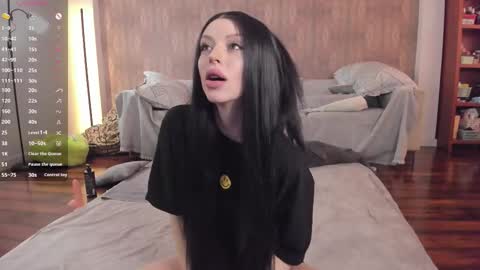 Mary online show from October 27, 2025, 9:35 am