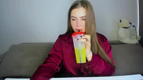 yourgem__ online show from June 1, 2026, 3:08 am