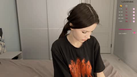 Snapshot of yourher0in chatting on December 14, 2024, 11:18 am Aida online show from December 14, 2024, 11:18 am