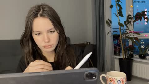 Snapshot of yourher0in chatting on December 19, 2024, 10:24 am Aida online show from December 19, 2024, 10:24 am