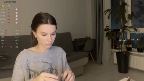 Snapshot of yourher0in chatting on December 21, 2024, 12:16 pm Aida online show from December 21, 2024, 12:16 pm