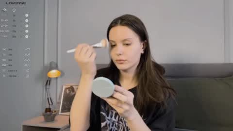 Snapshot of yourher0in chatting on February 21, 2025, 10:39 am Aida online show from February 21, 2025, 10:39 am