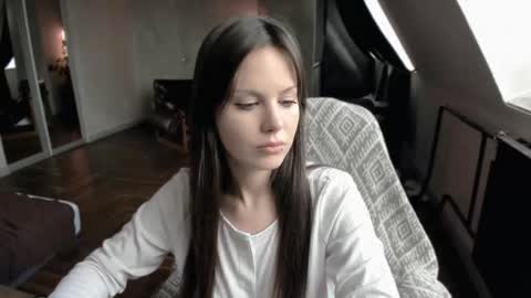 Snapshot of yourher0in chatting on September 21, 2025, 7:32 am Aida online show from September 21, 2025, 7:32 am