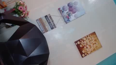 Mauie  online show from February 4, 2025, 10:24 pm