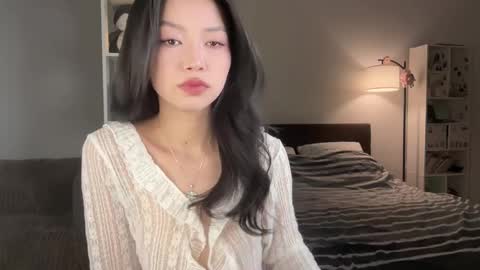 yourlittlesunrise_ online show from April 5, 2026, 5:26 am