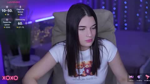 L O L A online show from October 16, 2025, 5:14 pm