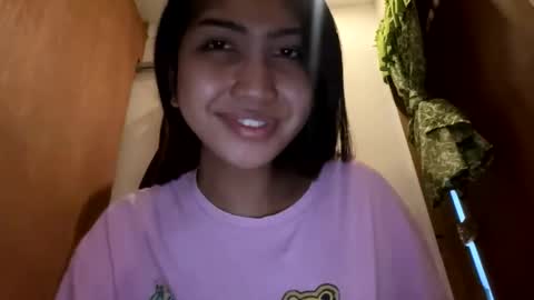 yourlovebella88 online show from December 5, 2025, 3:20 pm