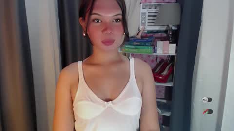 Snapshot of yourlovekylie chatting on March 3, 2026, 3:23 am KYLIE MORE online show from March 3, 2026, 3:23 am